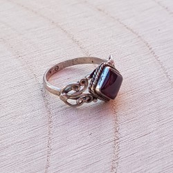 bague argent 925 grenat rouge carrée 7 mm