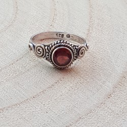 bague argent 925 grenat rouge facettés rond 6 mm