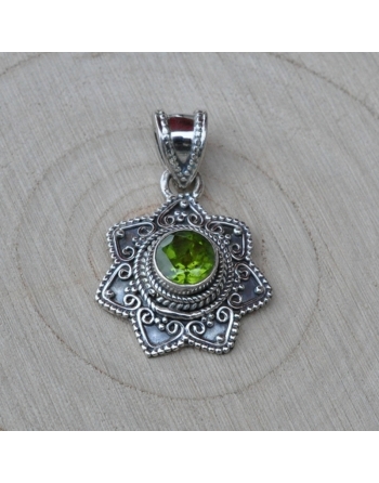 Pendentif grenat