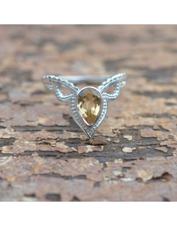 fine bague poire citrine .