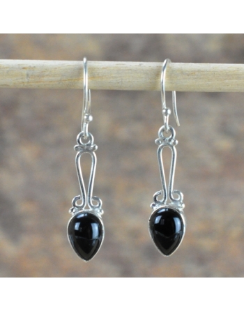 Boucles d ' oreilles Onyx .