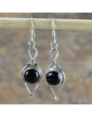 Boucles d ' oreilles Onyx .