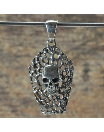 Pendentif tete de mort