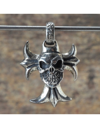 pendentif tete de mort