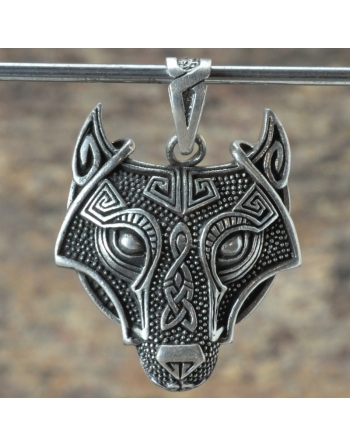 Pendentif tete de loup